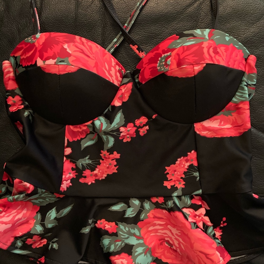 Albion small swim top